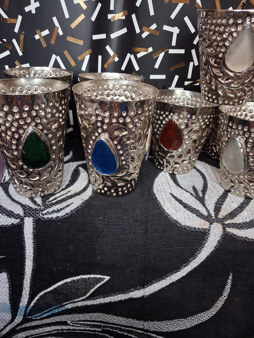 8 VINTAGE AND UNIQUE LANTERN TEA LIGHT CANDLE HOLDERS. EYE-CATCHING STONES.